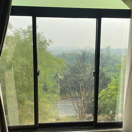 Envoy Continental Hotel อิสลามาบัด ภายนอก รูปภาพ