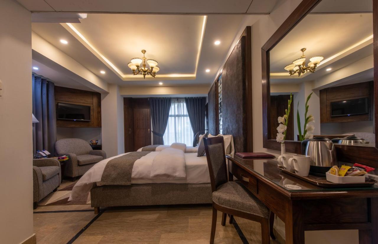 Envoy Continental Hotel อิสลามาบัด ภายนอก รูปภาพ