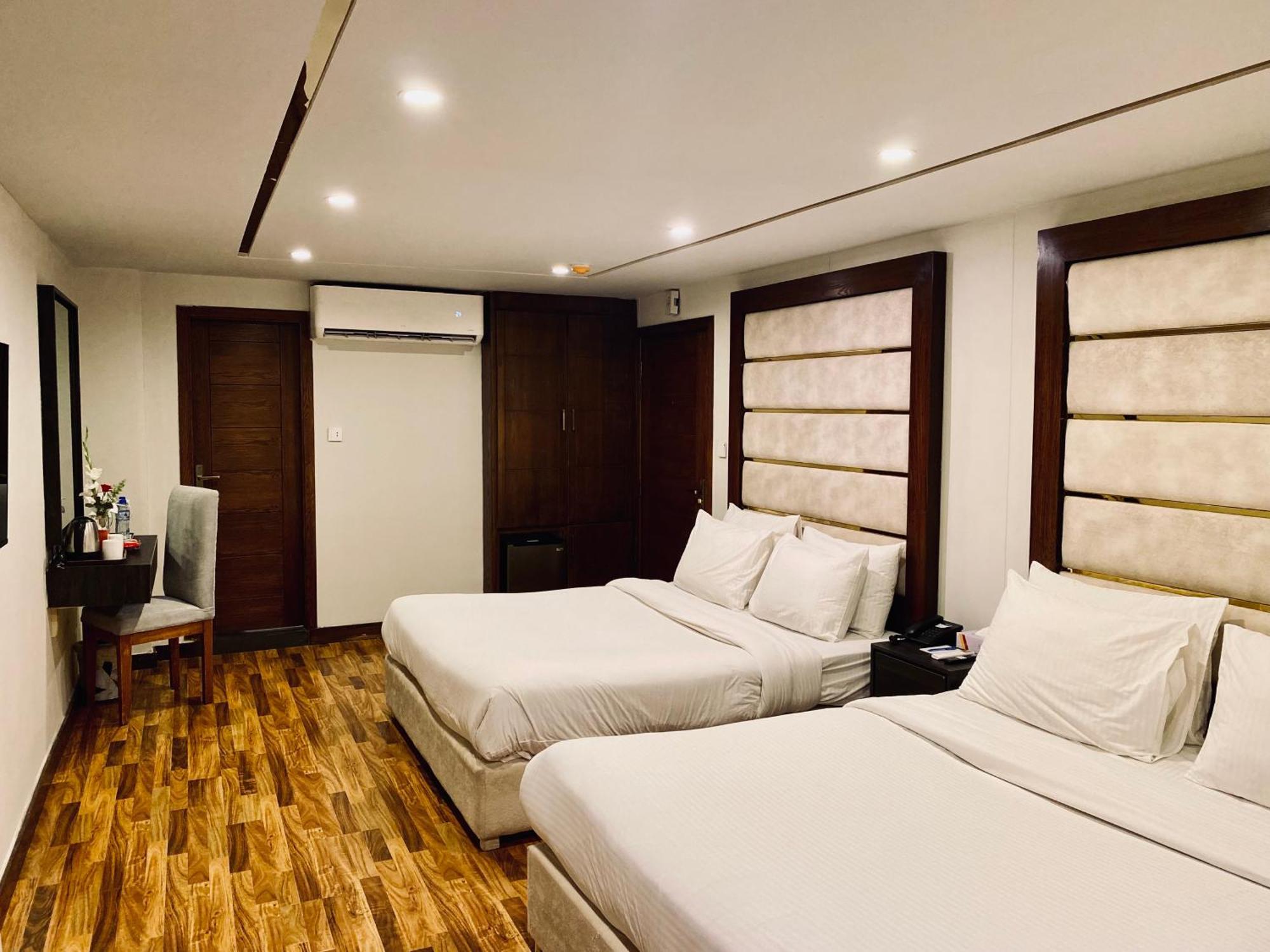 Envoy Continental Hotel อิสลามาบัด ภายนอก รูปภาพ