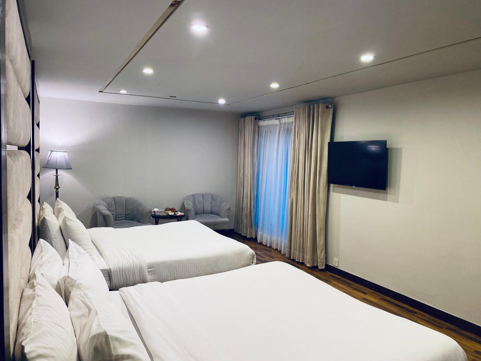 Envoy Continental Hotel อิสลามาบัด ภายนอก รูปภาพ